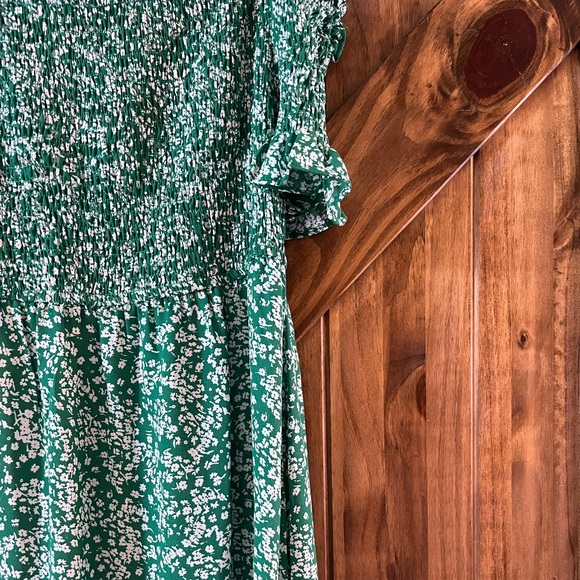 Lulu’s M Green Floral Midi Dress - Picture 6 of 8